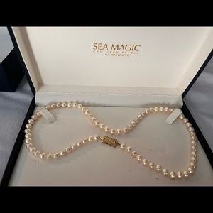 These pearls are like new  beautiful pearls with gold clasp